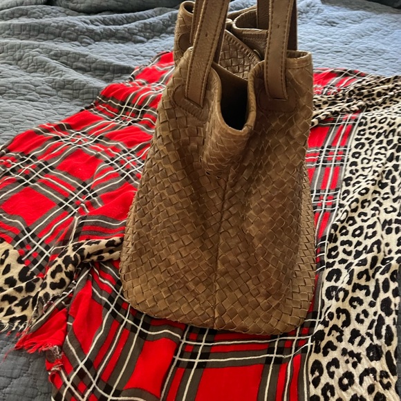 Valentina NWOT Woven Leather bag. There are no marks, stains or scratches - Picture 3 of 14